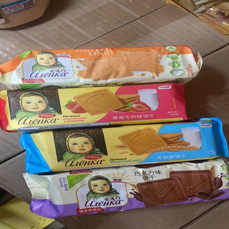 俄罗斯进口爱莲巧饼干娃娃牛奶巧克力草莓多味曲奇饼干休闲食品