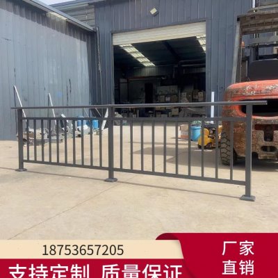 新款铁艺锌钢焊接护栏阳台护窗栏杆扶手铝艺别墅户外围栏厂区小i.