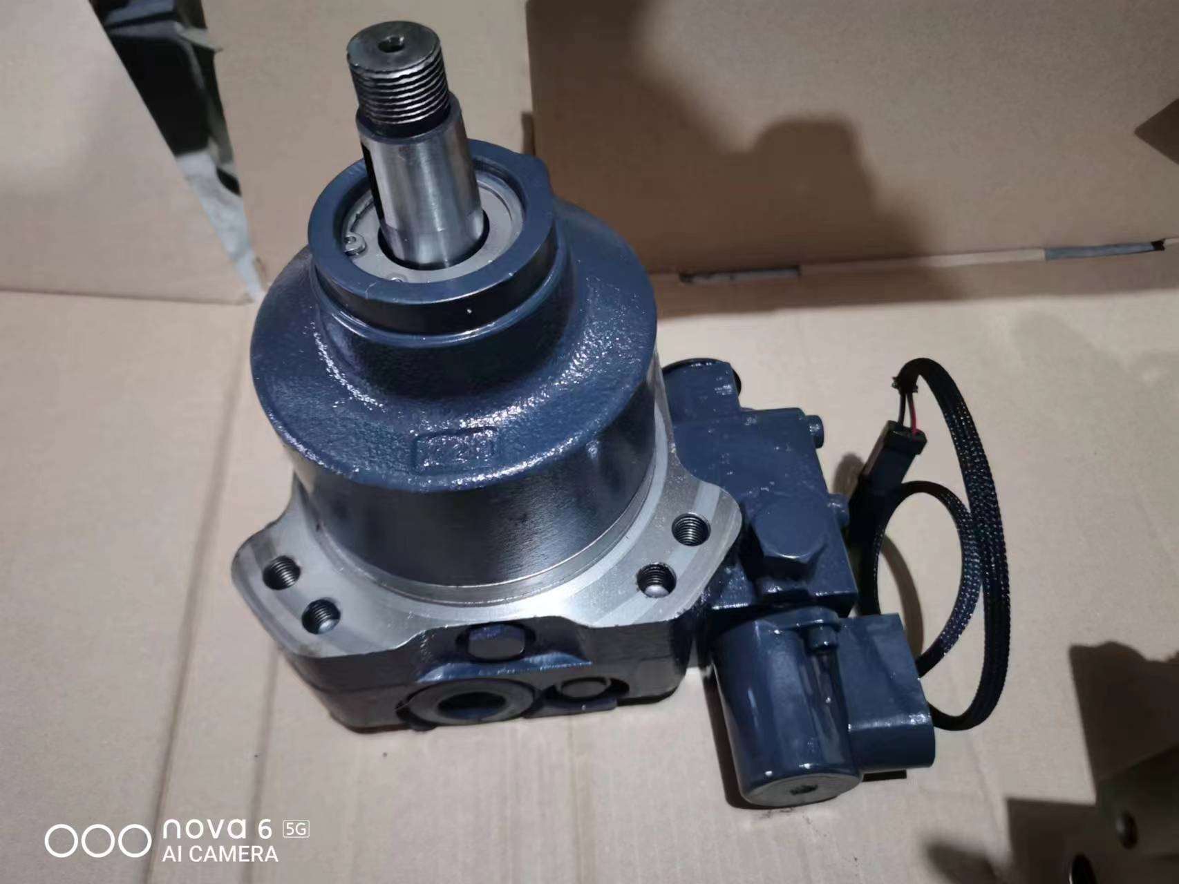 HM400-3液压泵708-1W-02260