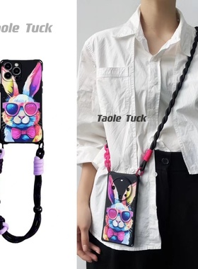 全包斜挎旅游涂鸦兔子mate80pro背带新款防摔硅胶黑色软手提适用华为苹果17promax手机壳挂绳一体手腕绳X200U