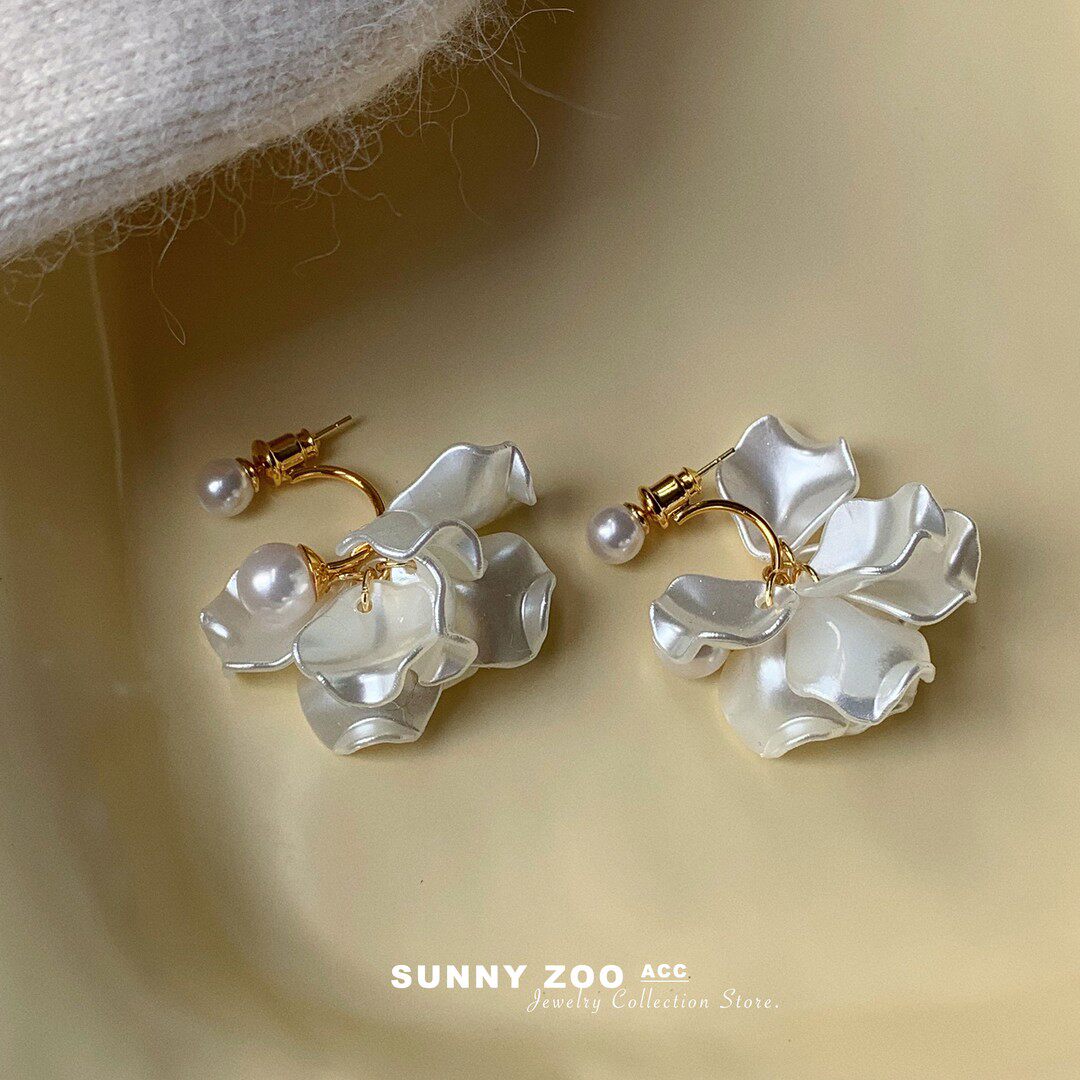 非金属仿珍珠耳饰 雾霭花海 法式优雅花朵耳钉两戴式森系仙气耳饰