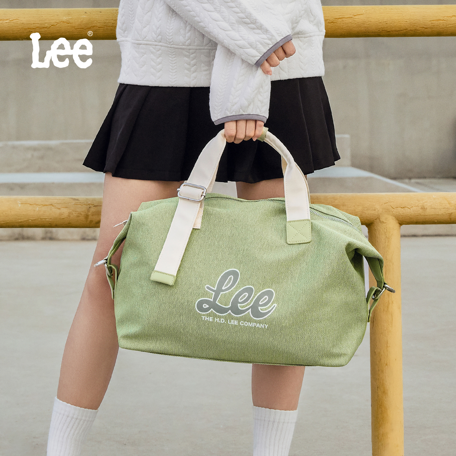 Lee大容量百搭时尚旅行斜挎包