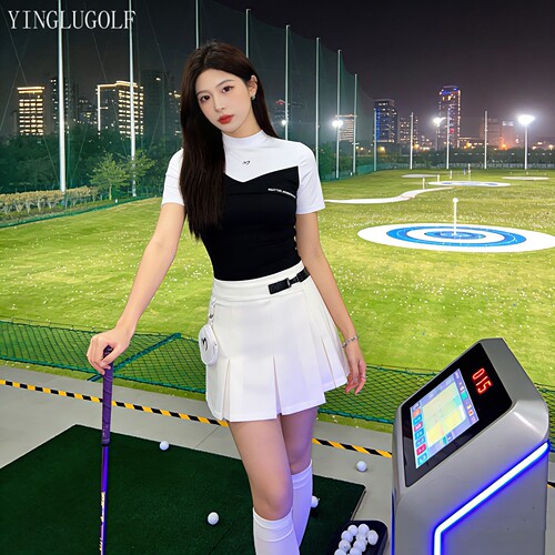 黑白撞色！辣妹个性城市运动风！