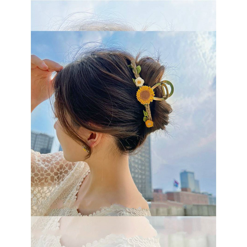 画稿设计向日葵抓夹女夏季