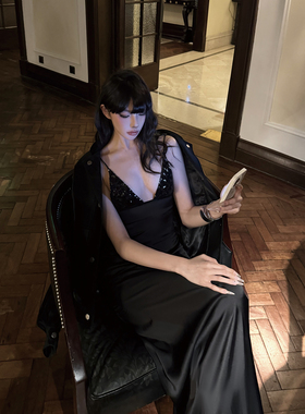 Se flatter 黑闪片拼接缎面垂感低胸拖地A字长裙约会晚礼服高级感