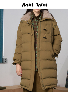 【断码清仓】末未MIIWII23冬军绿色拼米色羊羔毛长羽绒女R234405