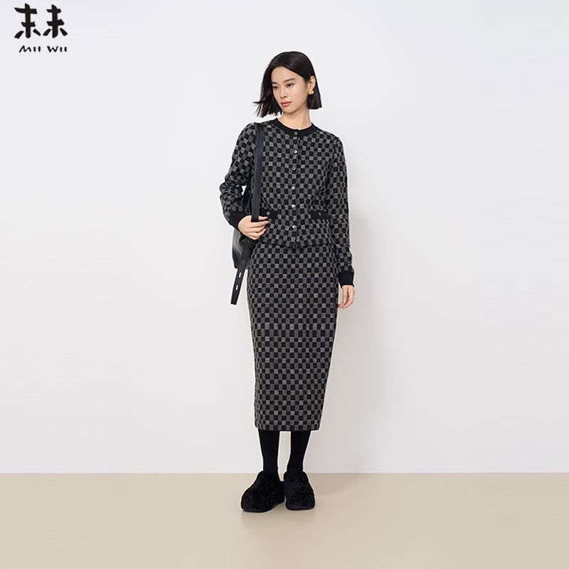 MIIWII末未24冬黑灰格针织半裙百搭筒裙复古格纹半身裙女X244624