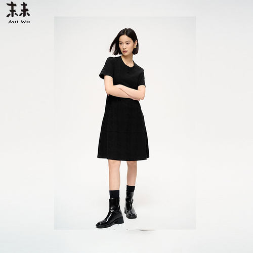 MIIWII末未25春黑色百搭提花针织连衣裙L251122