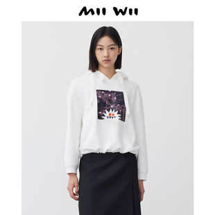 末未MIIWII24春白色印图连帽卫衣S241144女士
