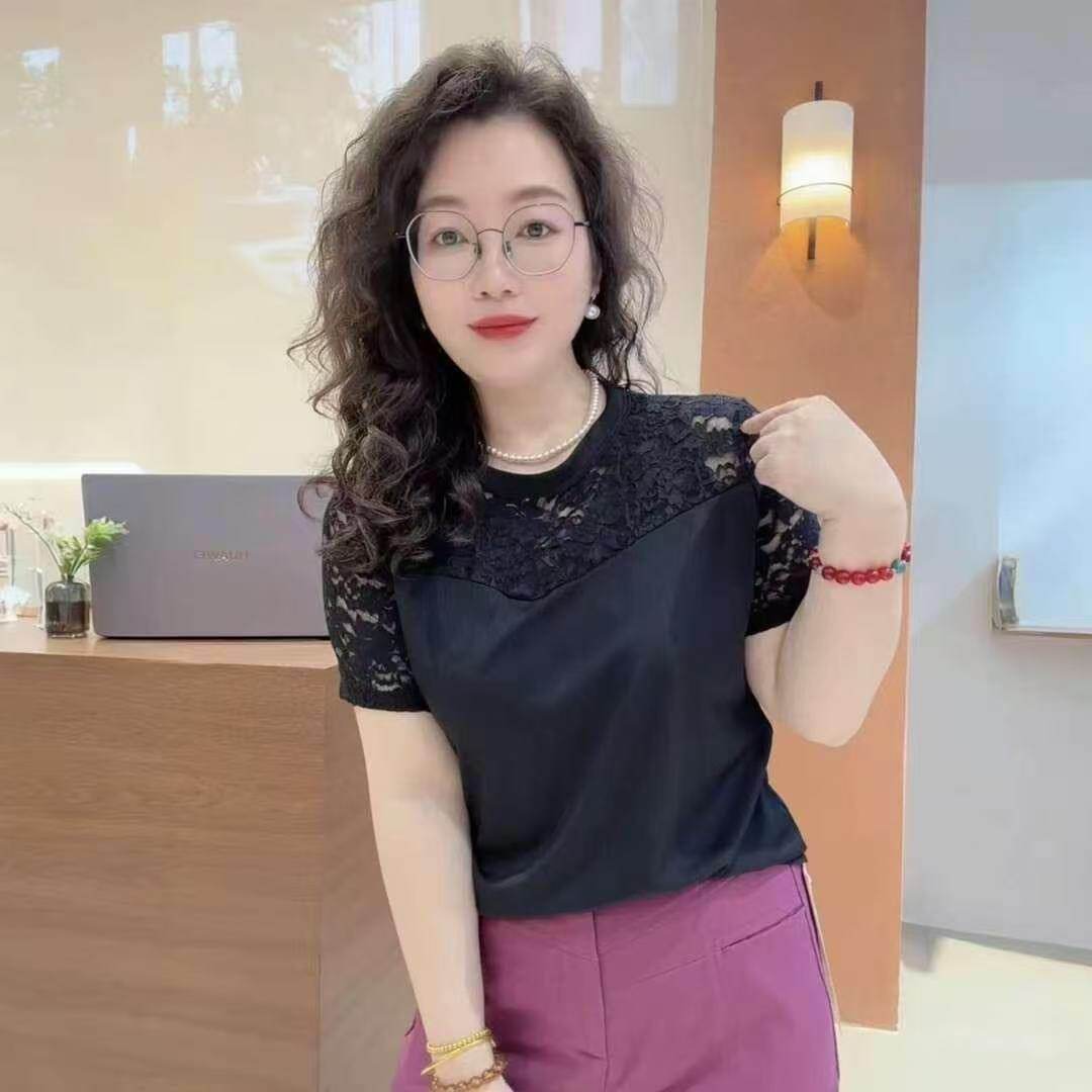 黑色蕾丝拼接镂空短袖大码T恤女
