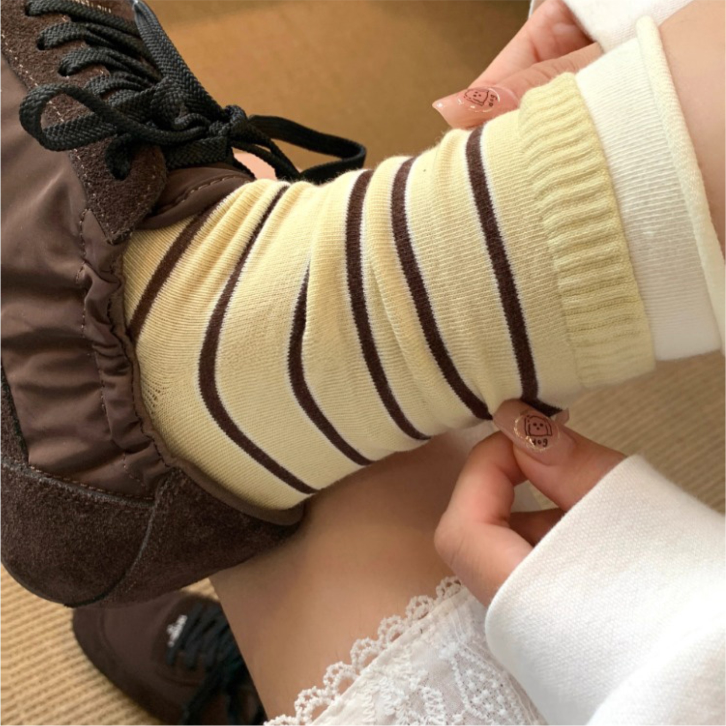 6色复古韩系撞色中筒袜