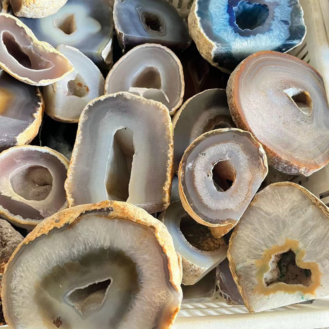 玛瑙摆件 玛瑙原石切片 橱窗装饰摆件批发 原石风景片装饰白水晶