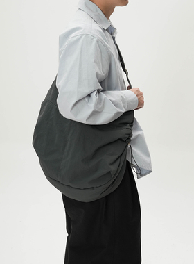 AWT25春夏 手工编织肩带可拆卸两用 轻量化大容量三代斜挎包