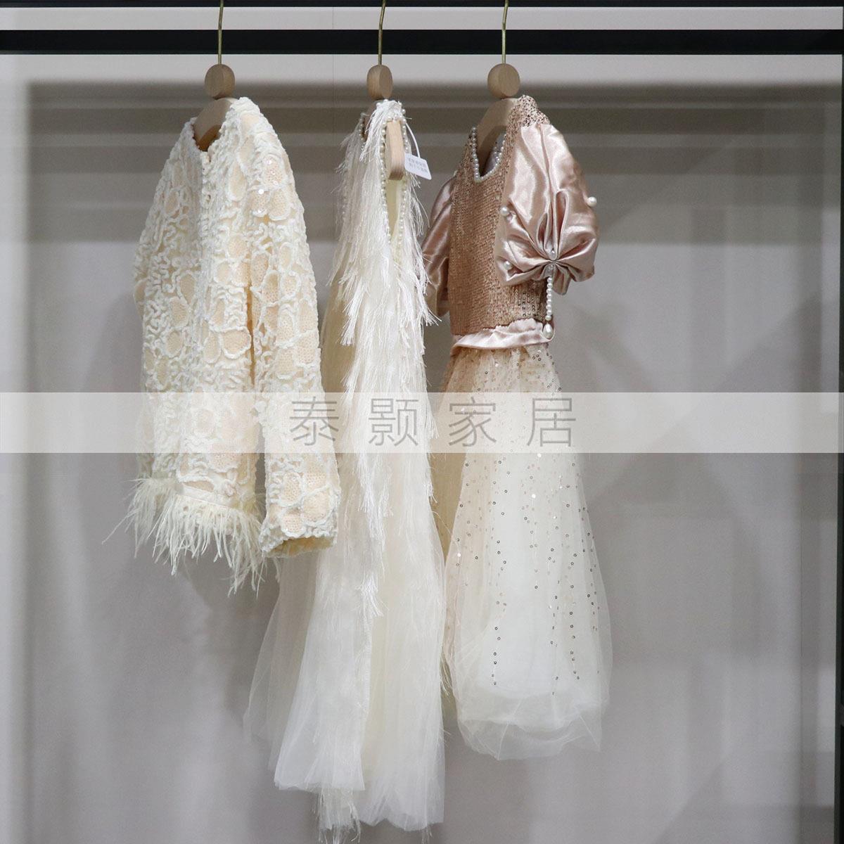 样板间售楼处儿童衣帽间搭配软装饰品女孩房软装衣服鞋子摆件组合