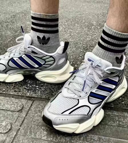 阿迪达斯跑步鞋3.0清风鞋网面BOOST减震防滑休闲跑步鞋男女同款银