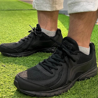 李宁革面跑步鞋轻质透气软底