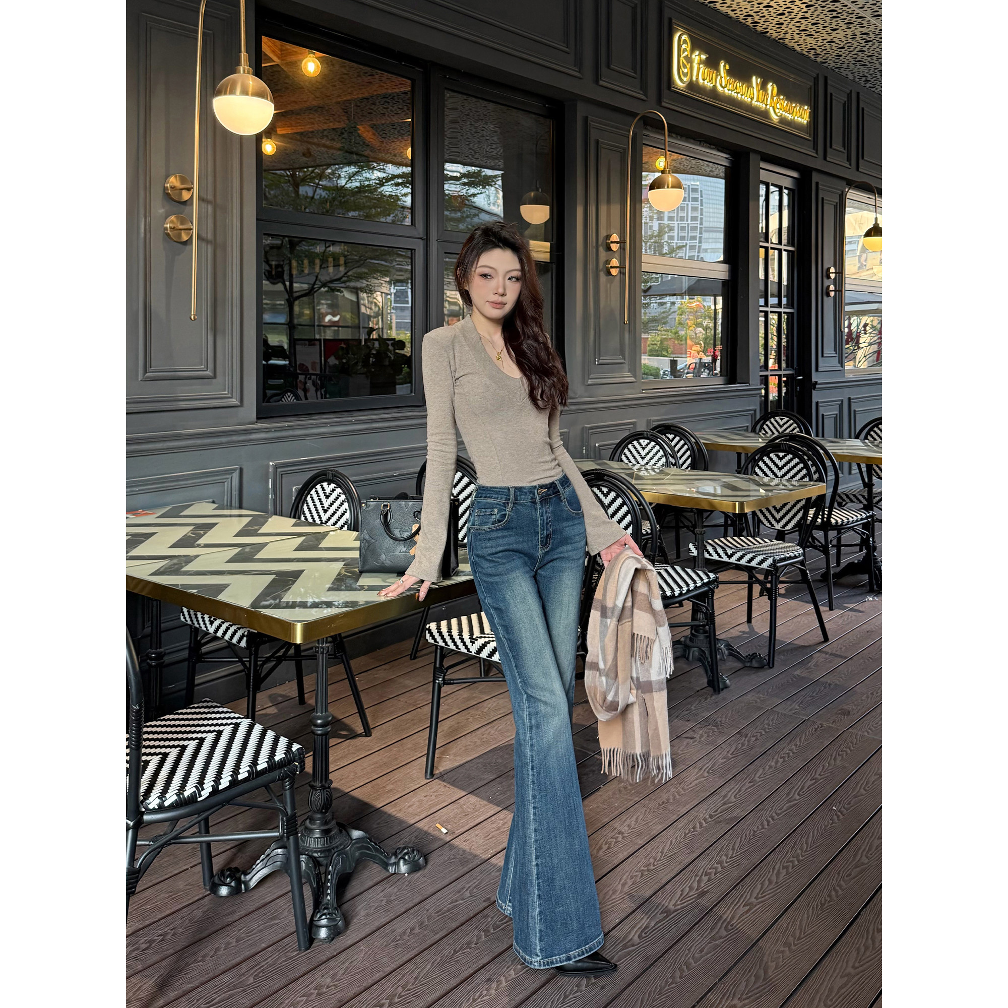 王家有鱼春季新款裤子2026复古不贴腿微喇裤显瘦牛仔裤女百搭长裤