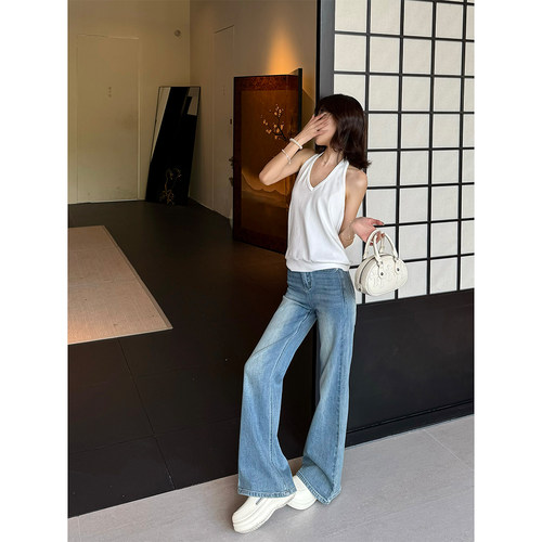 王家有鱼新款不贴腿微喇牛仔裤女