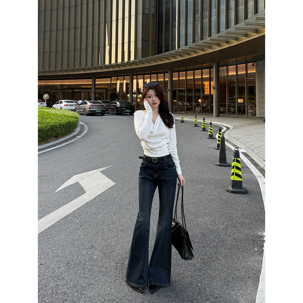 王家有鱼2025秋季新款长裤不贴腿中高腰复古显瘦百搭微喇牛仔裤女