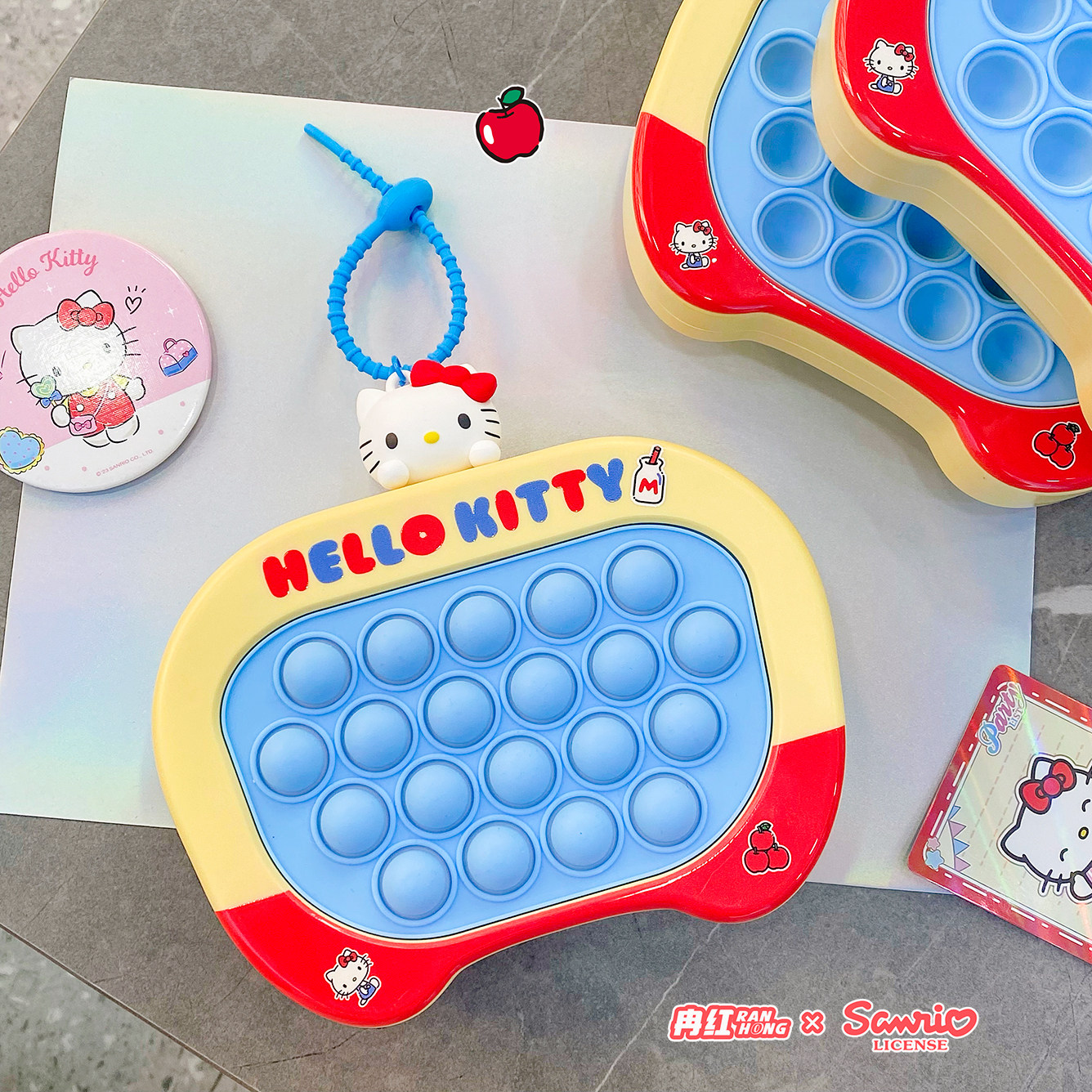 正版HelloKitty解压大号捏捏乐钥匙扣创意随身小玩具儿童背包挂件
