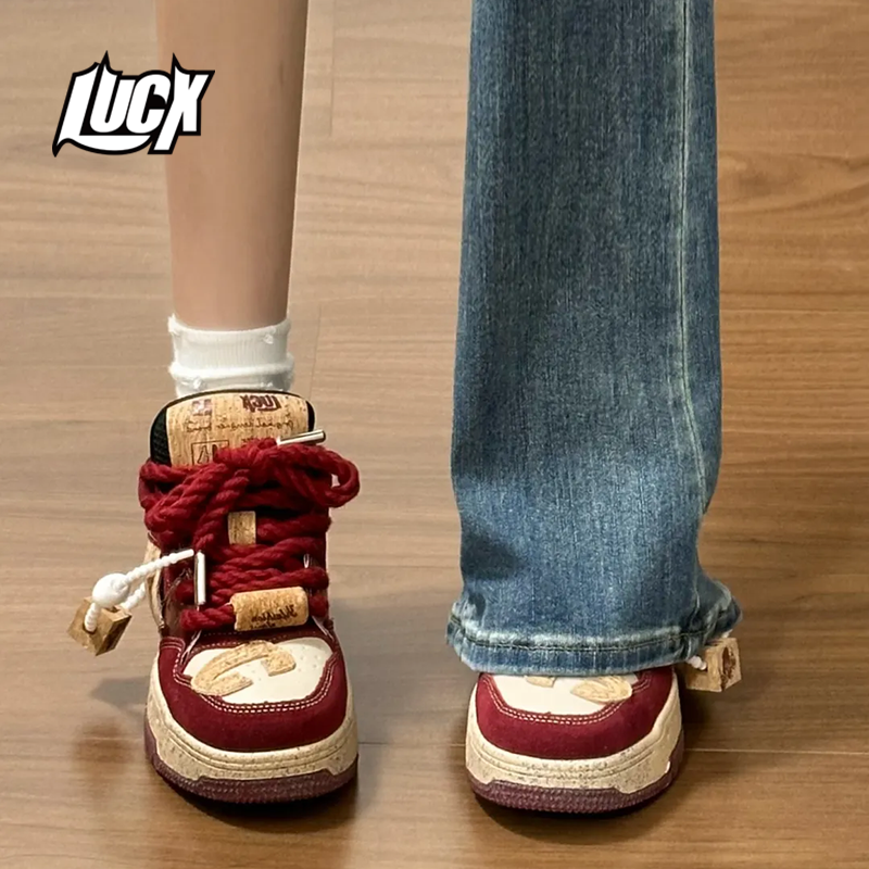 Lucx2025蛇年本命年红色鞋子国潮厚底面包鞋小众情侣男女运动板鞋