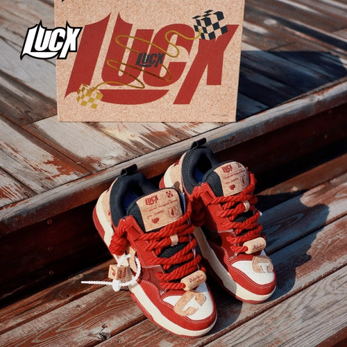 Lucx张真源同款男鞋红酒色系板鞋情侣男女同款红色面包鞋冬季鞋子