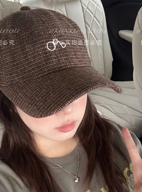 困困鱼头 英伦毛呢格纹 Oob字母刺绣软顶棒球帽秋冬百搭显脸小潮