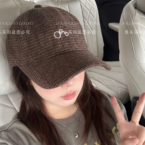 英伦毛呢格纹字母刺绣软顶棒球帽