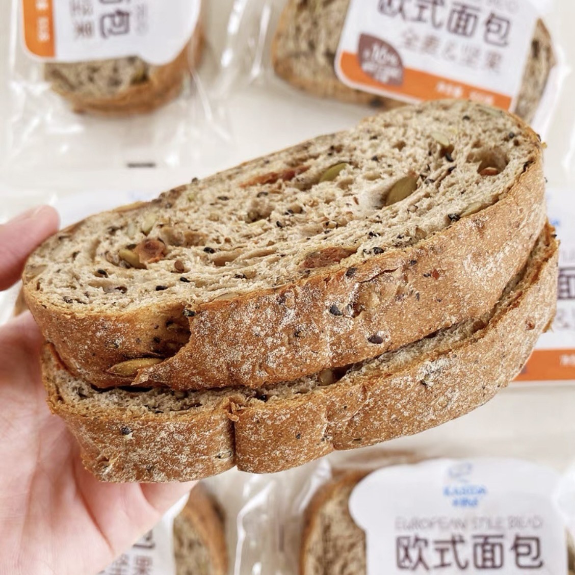 卡思达面包零售全麦坚果核桃仁切片吐司整箱早餐即食糕点西式