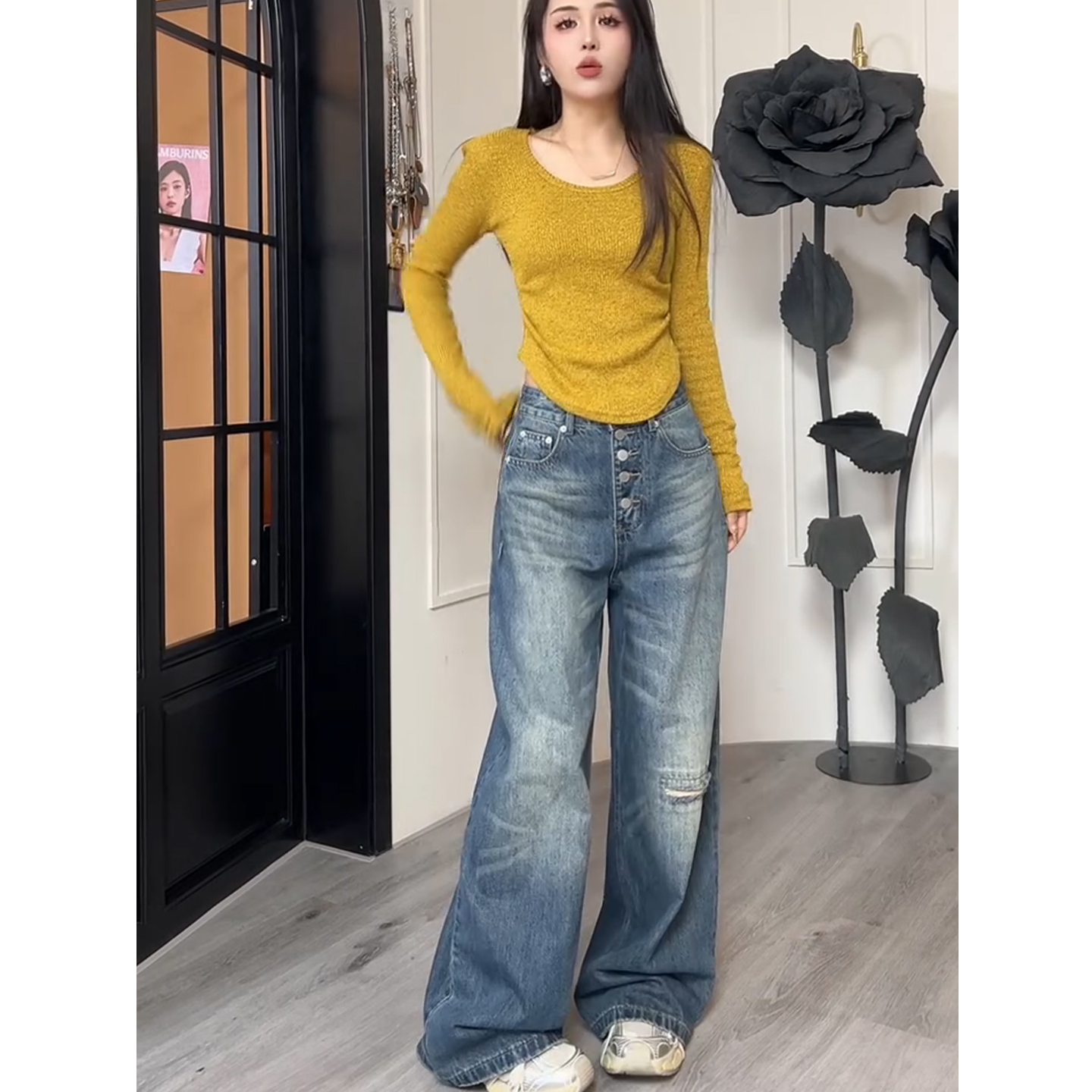 今年流行的破洞牛仔裤女