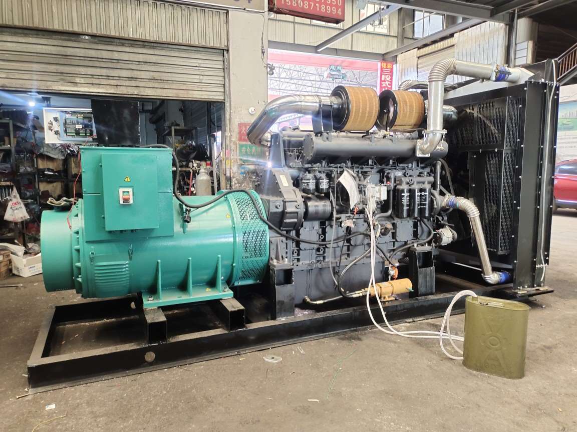 云南昆明上柴SC33W1150D2配800KW斯坦福无刷全铜自启动发电机组