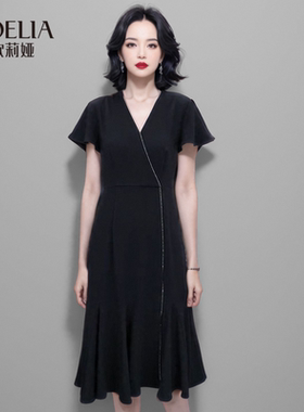 歌莉娅奥莱夏季新品三醋酸黑色连衣裙小个子裙子1C4L4K930