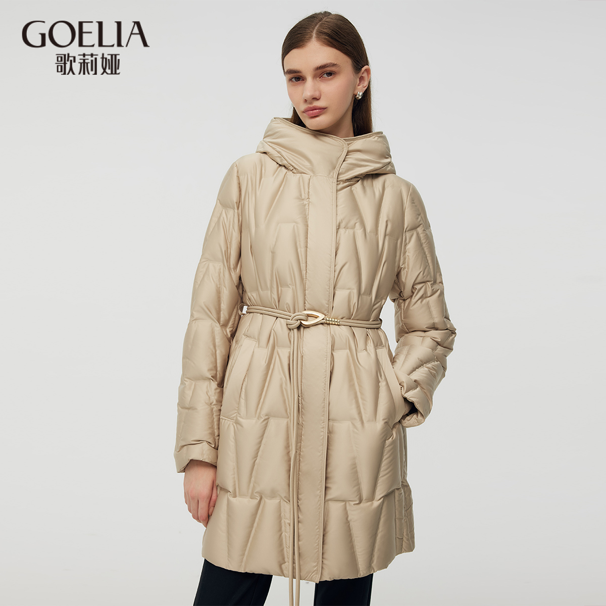 歌莉娅冬季新品珠光压胶羽绒（配送金属头腰带）1CNL8B350