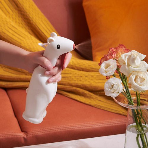 Hand held cartoon watering can for children to water flowers, green plant disinfection artifact, manual spray, small wa
