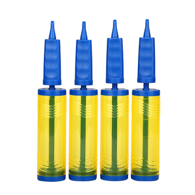 Musicians push and beat inflatable tubes, balloons, swimming rings, swimming pools, inflatable tubes, portable inflatab