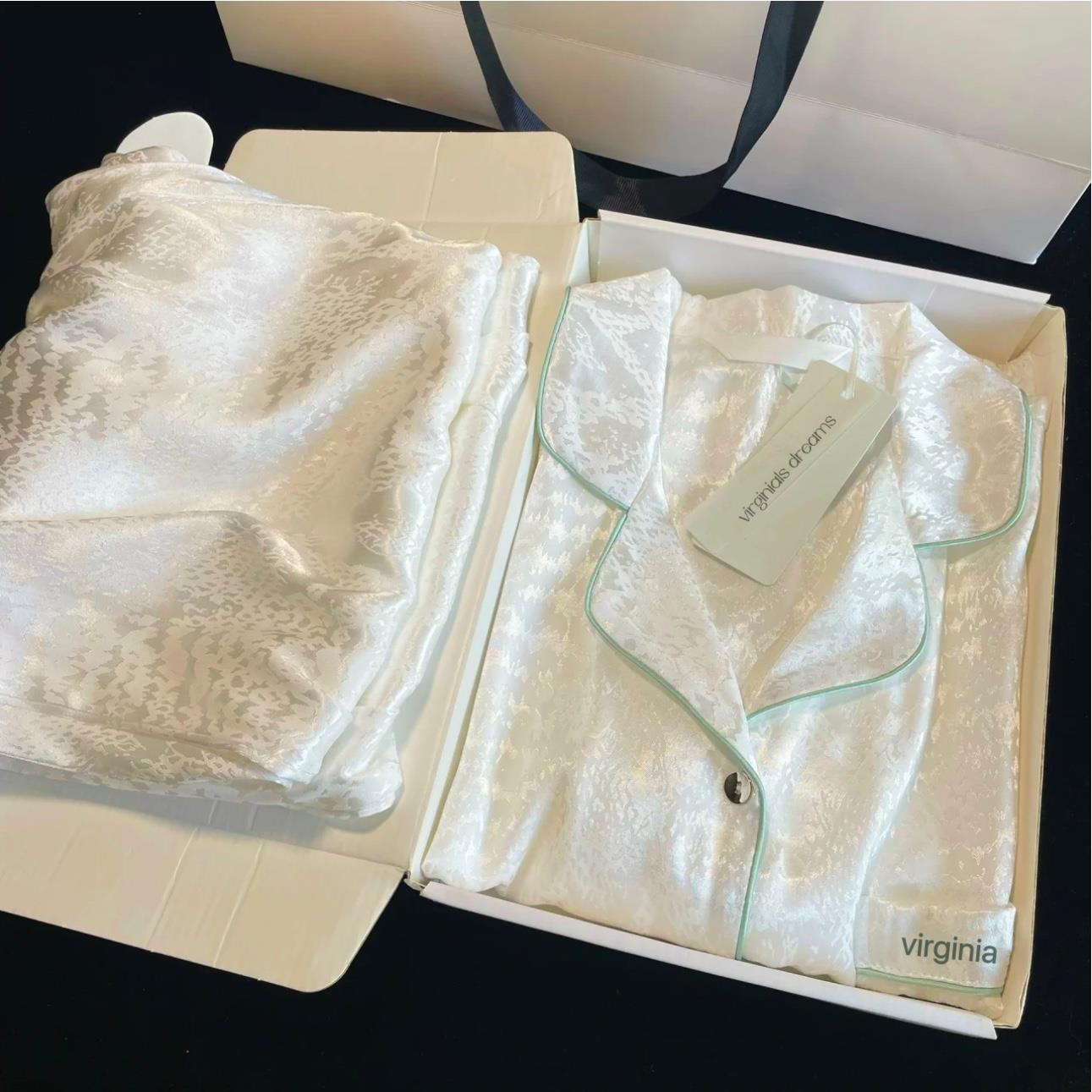 高端国际十大品牌轻奢桑蚕丝真丝家居服丝绸长袖睡衣女士生日礼物