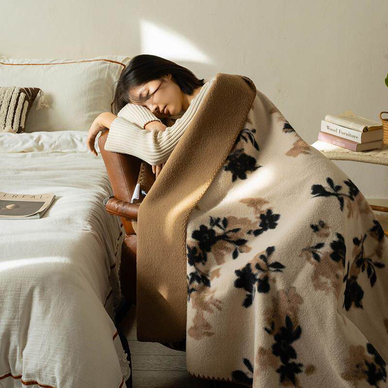 可机洗秋冬彷生羊绒休闲毯沙发盖毯披肩毯办公室午休保暖毯子毛毯