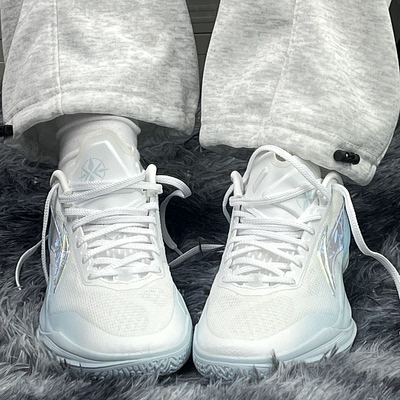 LiNing李宁 利刃5V2 波光 聚核芯科技稳定支撑包裹舒适篮球鞋白蓝