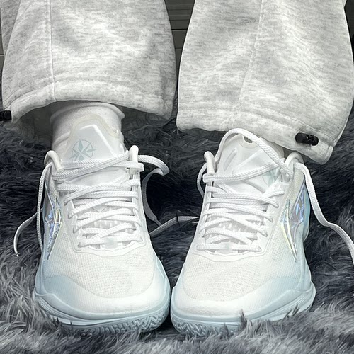 LiNing李宁 利刃5V2 波光 聚核芯科技稳定支撑包裹舒适篮球鞋白蓝