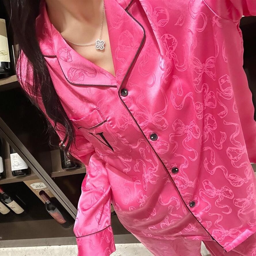 维多秘亚高级感玫红冰丝长袖睡衣