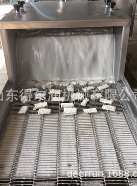 鱼块上浆机 平铺式鱼排裹粉机 上撒下粘 搭接设备方便 操作简单