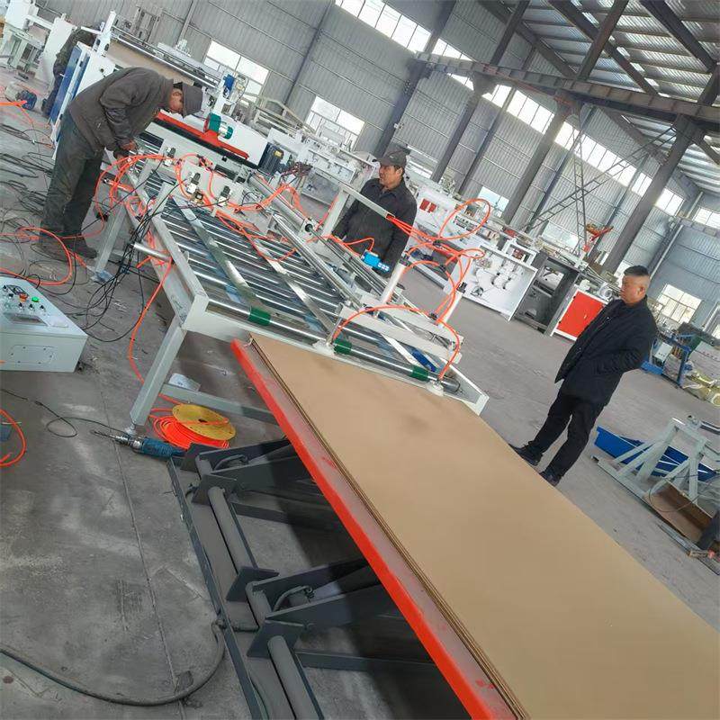 全自动颗粒板覆膜机 密度板木纹纸贴纸机 pvc膜木饰面冷胶平贴机,五金/工具,机床,淘宝优惠券,粉丝福利购,淘宝优惠卷