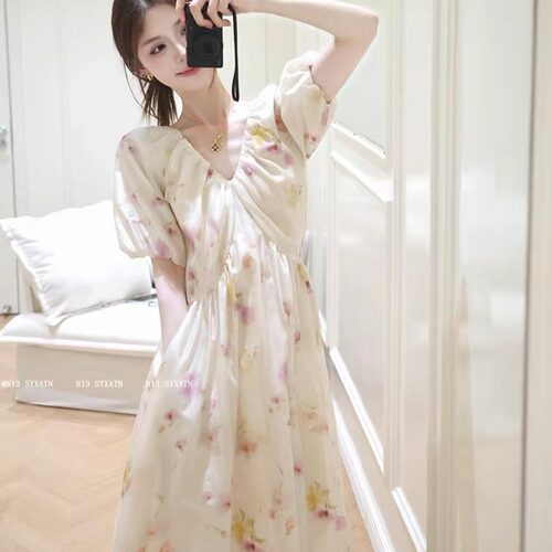 叁月芹菜塞纳晚风天丝麻法式晕染浪漫花卉V领中袖收腰连衣裙长裙