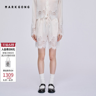 【MARKGONG】时尚百搭黑色蕾丝拼接短裤流行秋冬女装裤子