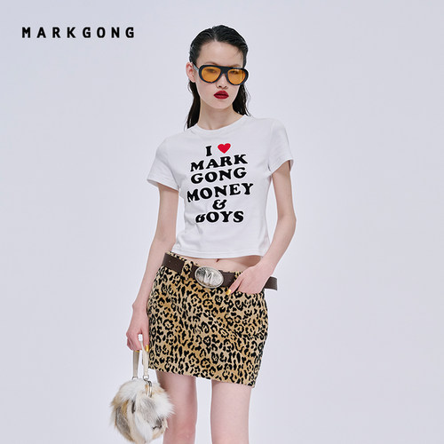MARKGONG白色SLOGAN修身短袖T恤