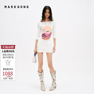 Lisa同款【MARKGONG】2026春夏新品峡谷飞车印花七分袖露背连衣裙