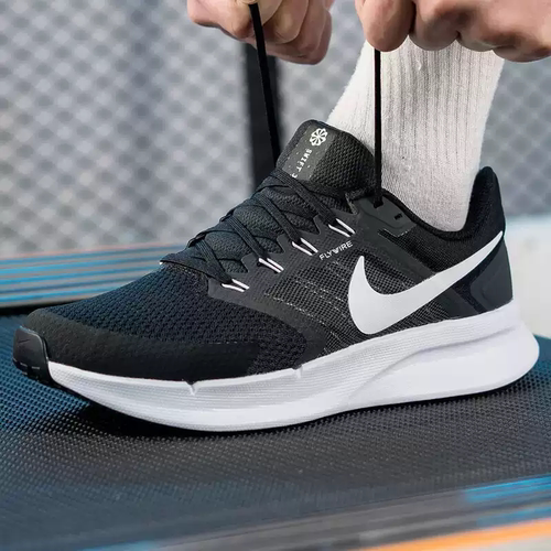 Nike/耐克男子耐磨跑步鞋