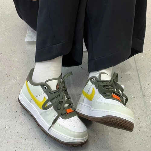 耐克/Nike Air Force 1  芥末黄女子空军休闲运动板鞋 FV3647-171
