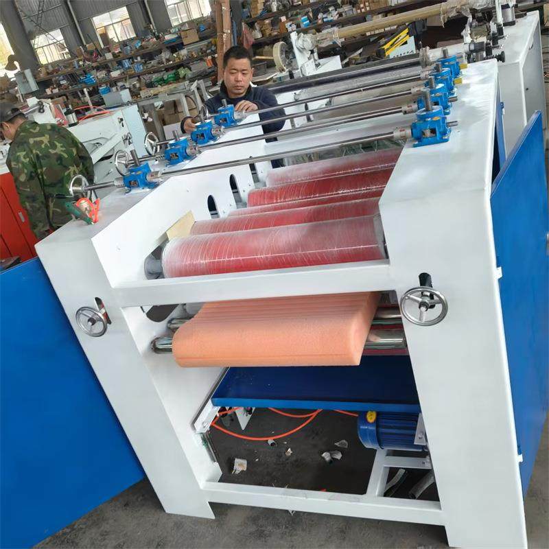 床垫枕芯海绵双面涂胶机 液体硅胶滚胶渗透压合机 油性胶上胶机器