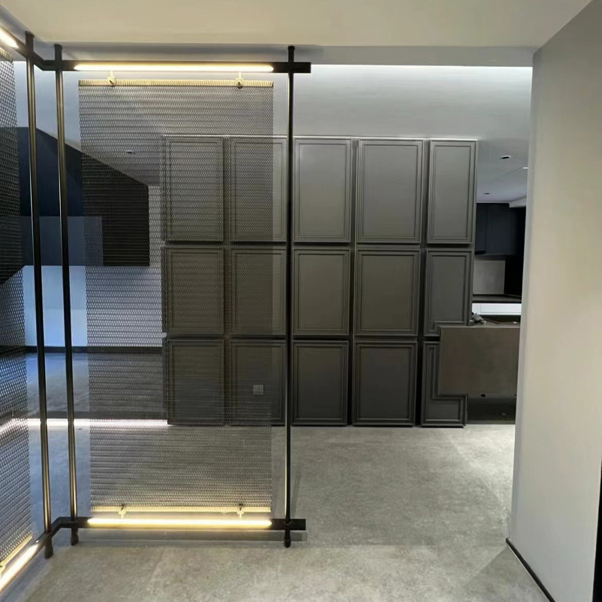 网红款黑武士网格哑黑带灯屏风别墅卧室金属轻奢不锈钢玄关隔断